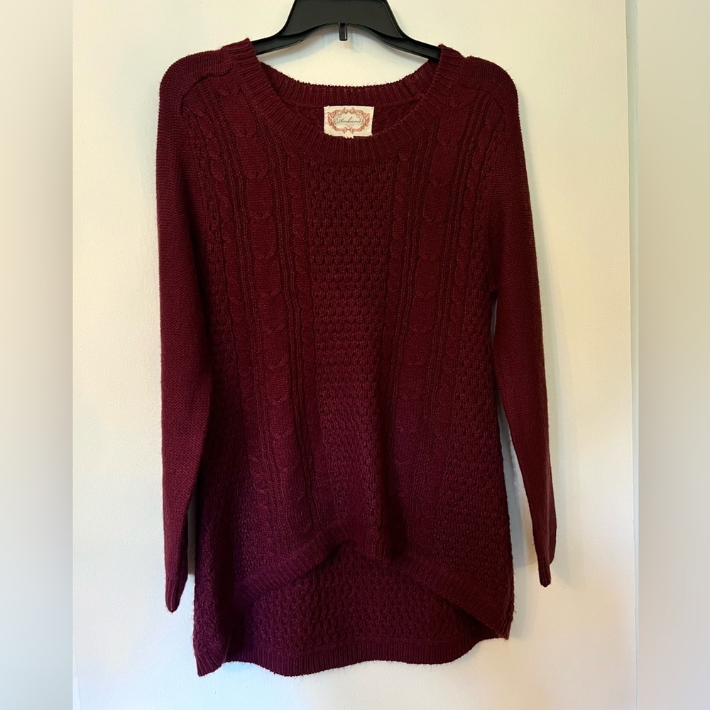 Burgundy soft knit sweater like new marked large but fits like small